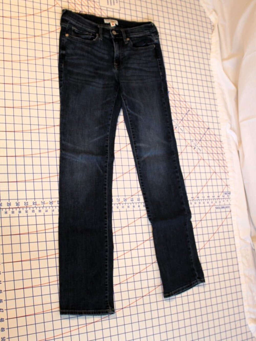 Lucky Brand Sweet Mid Rise Straight Leg Jeans 4/27